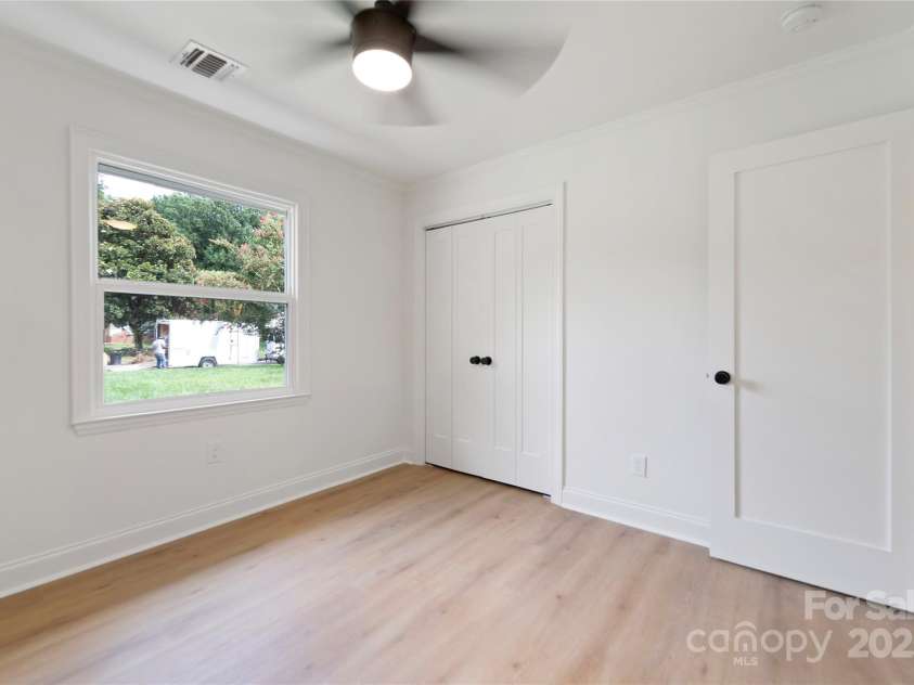 5220 Seacroft Road, Charlotte, NC 28210.  MLS# CAR4290987, YatesRealty ID 34339. 