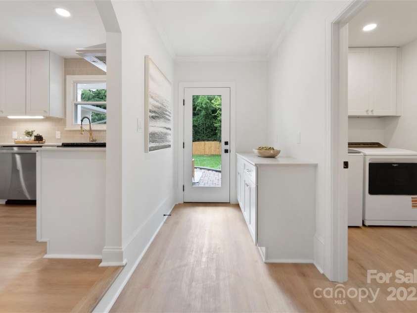 5220 Seacroft Road, Charlotte, NC 28210.  MLS# CAR4290987, YatesRealty ID 34339. 