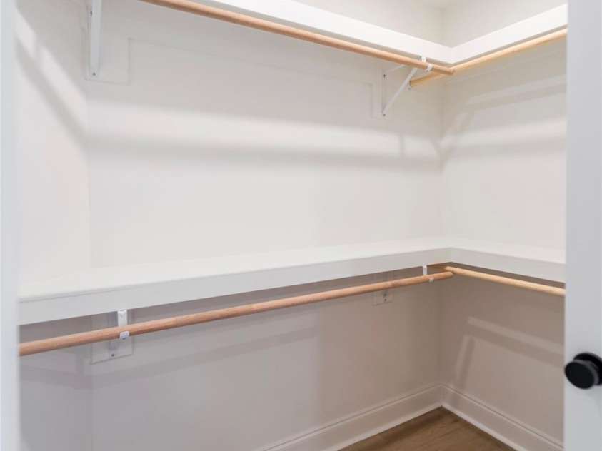 5220 Seacroft Road, Charlotte, NC 28210.  MLS# CAR4290987, YatesRealty ID 34339. Walk-in closest primary bedroom