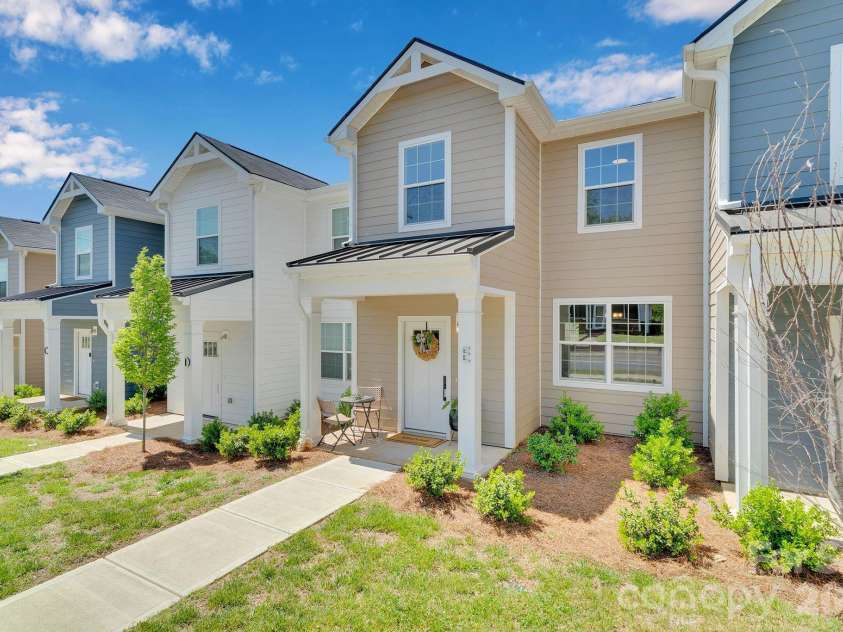 355 Melrose Drive, Concord, NC 28025.  MLS# CAR4415760, YatesRealty ID 3434. 
