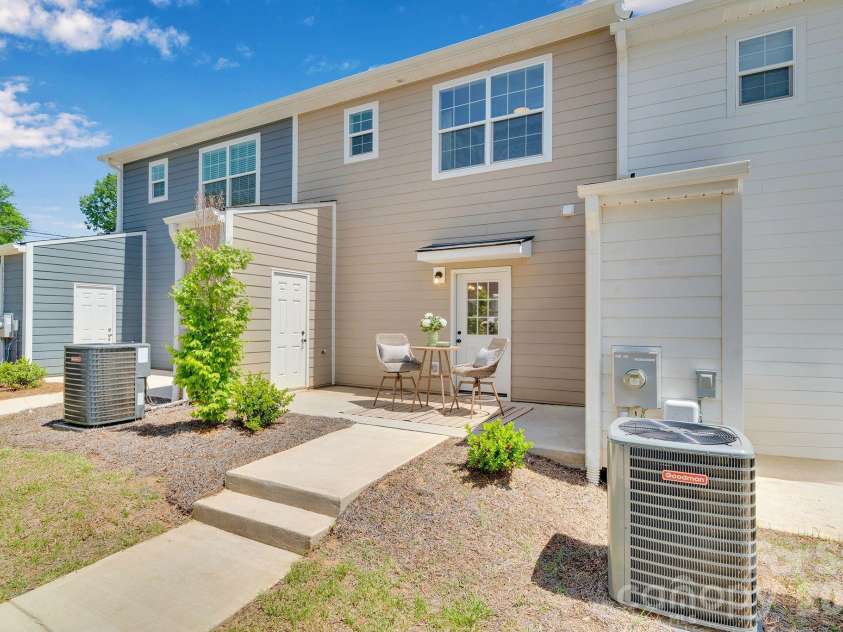 355 Melrose Drive, Concord, NC 28025.  MLS# CAR4415760, YatesRealty ID 3434. 