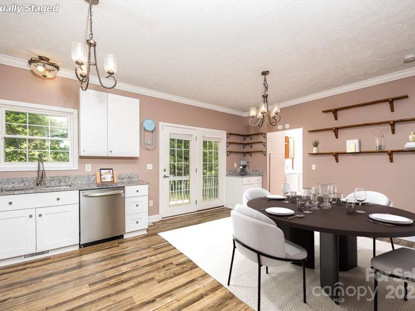 46 Badger Run, Hendersonville, NC 28739.  MLS# CAR4281037, YatesRealty ID 34340. Kitchen virtually staged