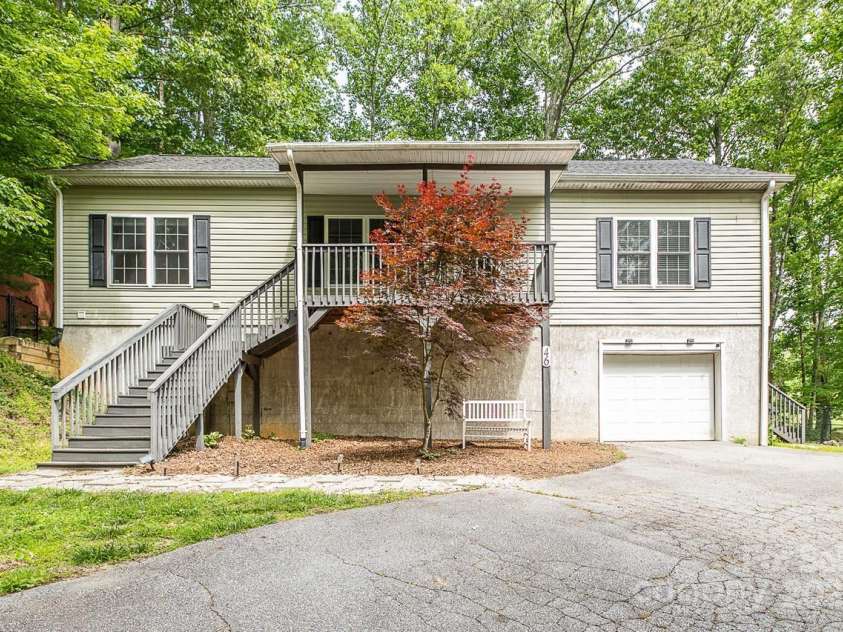 46 Badger Run, Hendersonville, NC 28739.  MLS# CAR4281037, YatesRealty ID 34340. Lower level has separate entrance for in law suite or rental income.