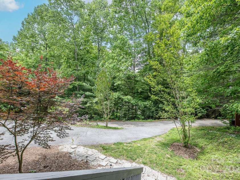 46 Badger Run, Hendersonville, NC 28739.  MLS# CAR4281037, YatesRealty ID 34340. Private front and fenced back yard. both in ad