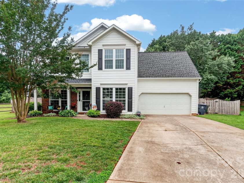 7602 Berrywood Circle, Huntersville, NC 28078.  MLS# CAR4398156, YatesRealty ID 34341. 