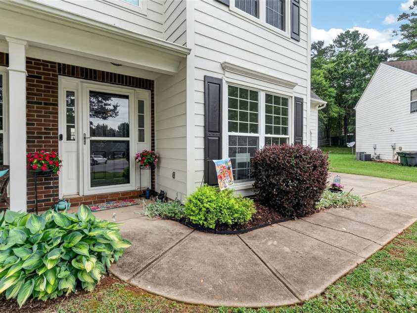 7602 Berrywood Circle, Huntersville, NC 28078.  MLS# CAR4398156, YatesRealty ID 34341. 