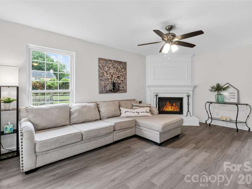 7602 Berrywood Circle, Huntersville, NC 28078.  MLS# CAR4398156, YatesRealty ID 34341. 