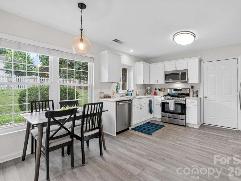 7602 Berrywood Circle, Huntersville, NC 28078.  MLS# CAR4398156, YatesRealty ID 34341. 