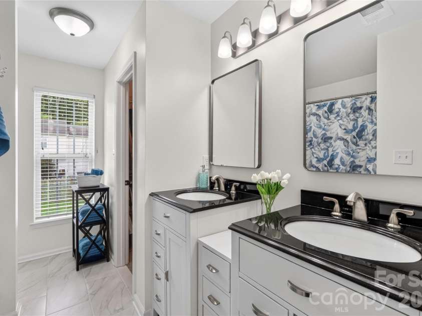 7602 Berrywood Circle, Huntersville, NC 28078.  MLS# CAR4398156, YatesRealty ID 34341. 