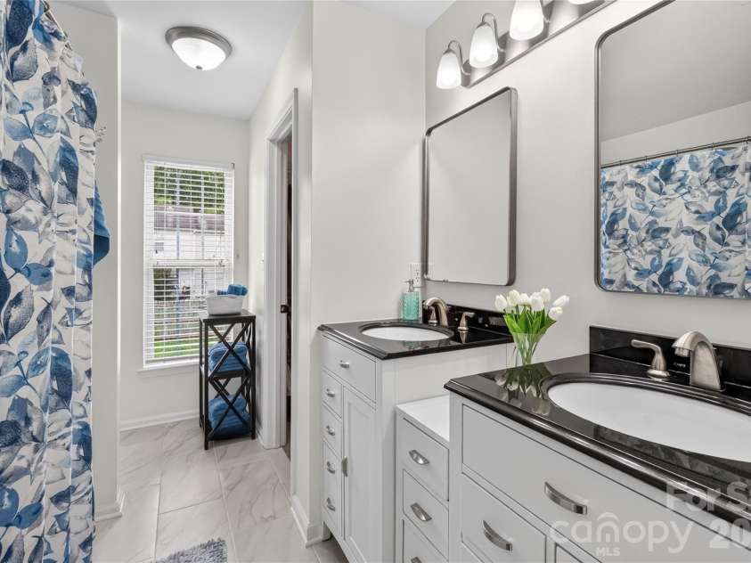 7602 Berrywood Circle, Huntersville, NC 28078.  MLS# CAR4398156, YatesRealty ID 34341. 