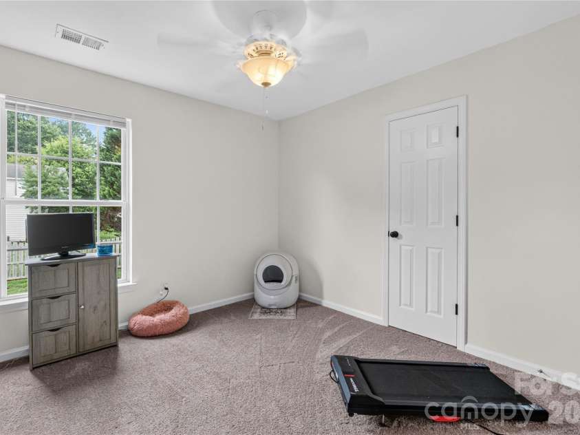 7602 Berrywood Circle, Huntersville, NC 28078.  MLS# CAR4398156, YatesRealty ID 34341. 