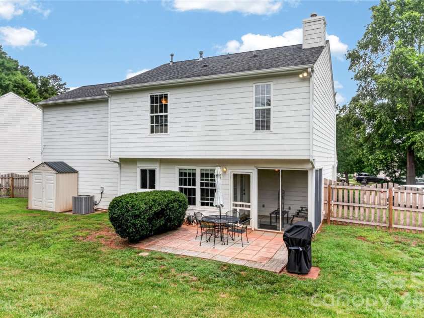 7602 Berrywood Circle, Huntersville, NC 28078.  MLS# CAR4398156, YatesRealty ID 34341. 