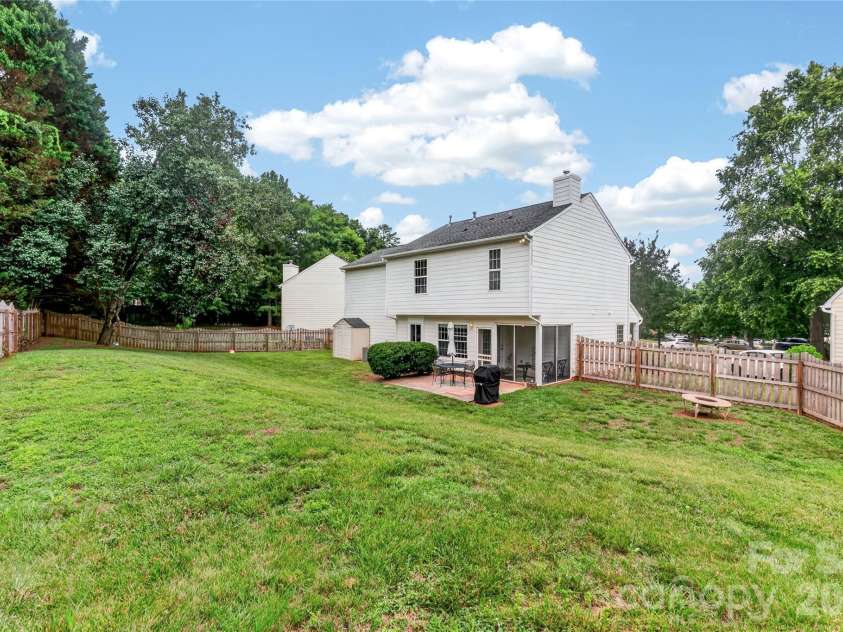 7602 Berrywood Circle, Huntersville, NC 28078.  MLS# CAR4398156, YatesRealty ID 34341. 
