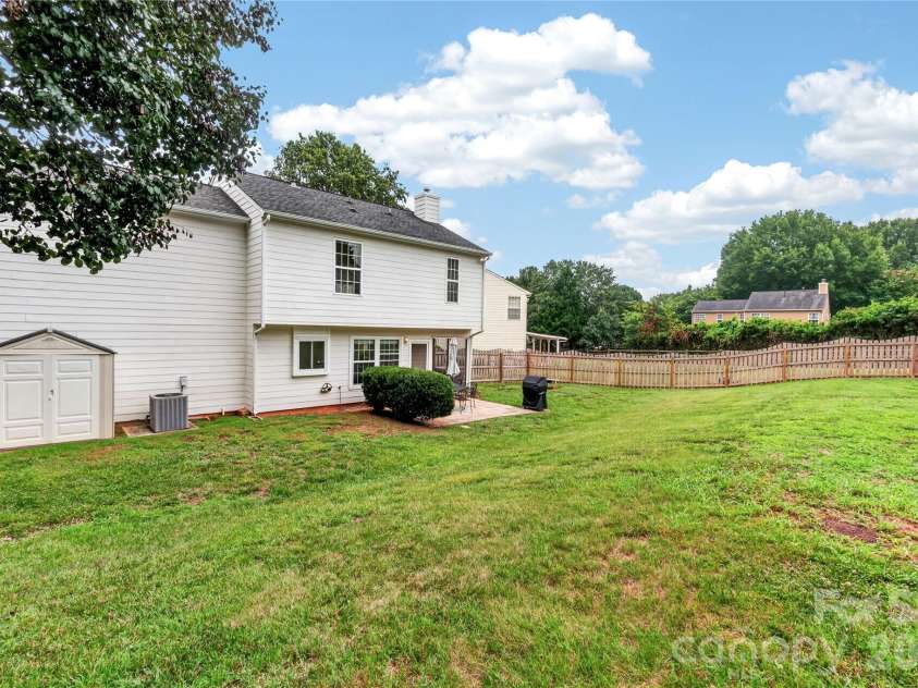 7602 Berrywood Circle, Huntersville, NC 28078.  MLS# CAR4398156, YatesRealty ID 34341. 