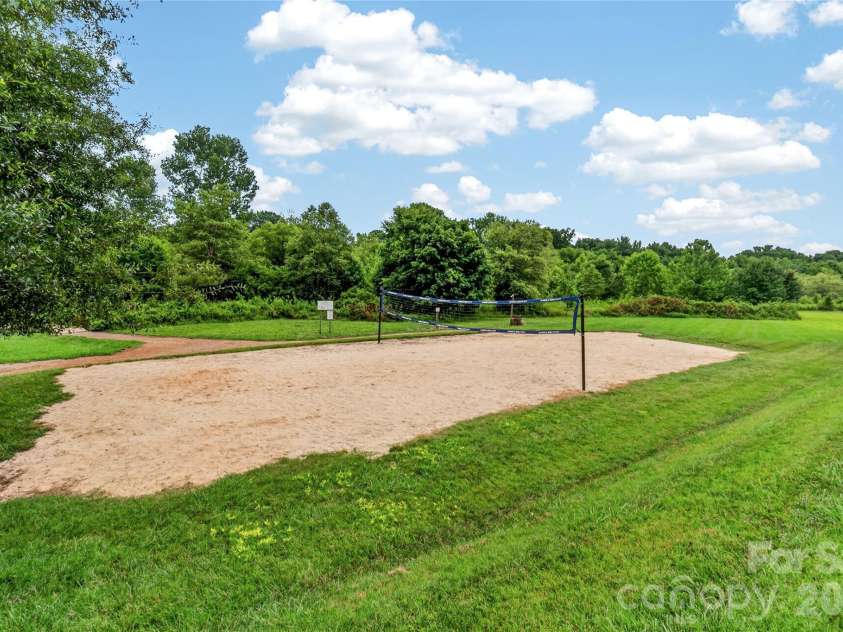 7602 Berrywood Circle, Huntersville, NC 28078.  MLS# CAR4398156, YatesRealty ID 34341. 