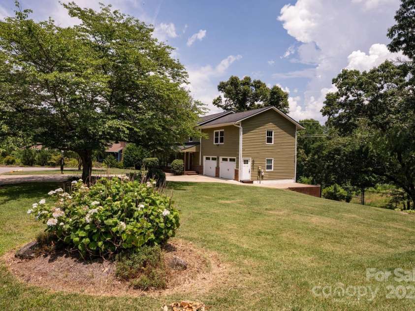 38 Tipton Drive, Candler, NC 28715.  MLS# CAR4275923, YatesRealty ID 34342. 