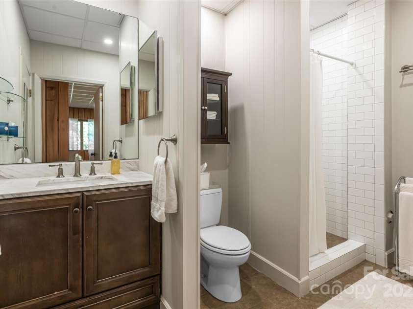 33 Deerhaven Lane, Asheville, NC 28803.  MLS# CAR4276506, YatesRealty ID 34343. 