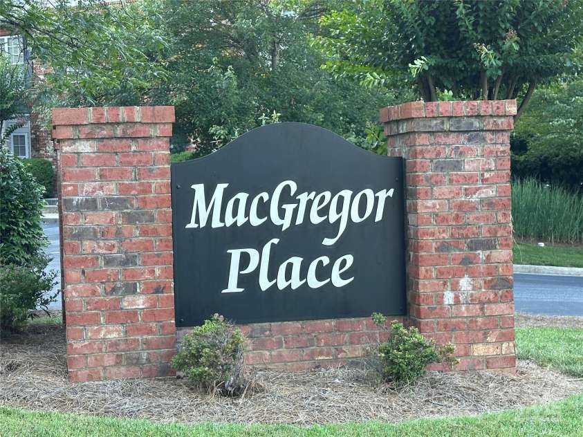 5236 HILLTOP Road, Jamestown, NC 27282.  MLS# CAR4279936, YatesRealty ID 34344. 