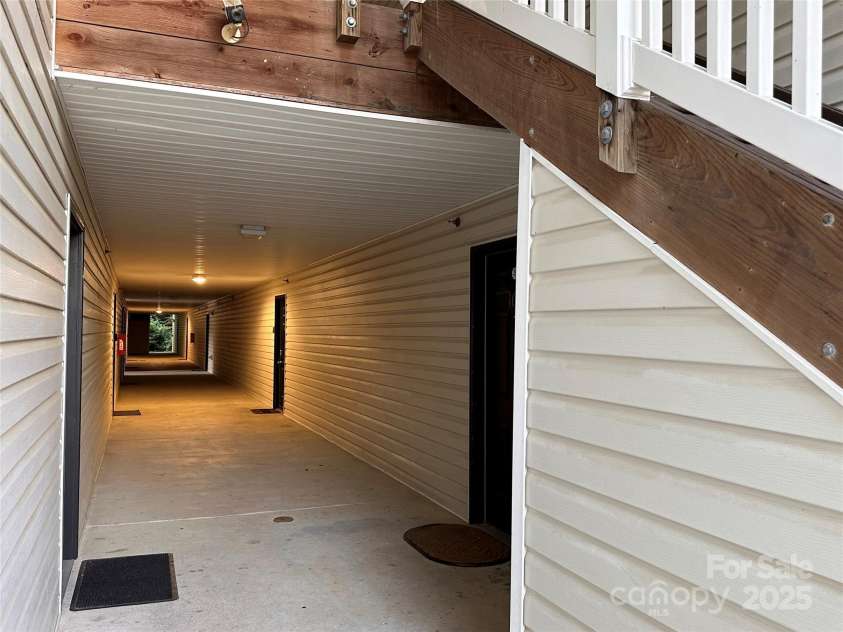 5236 HILLTOP Road, Jamestown, NC 27282.  MLS# CAR4279936, YatesRealty ID 34344. 