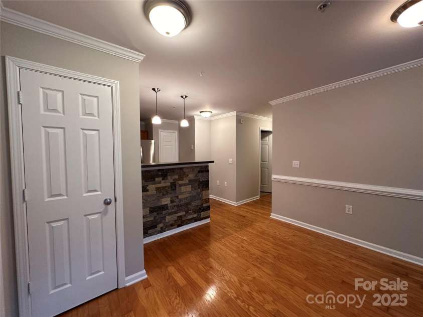 5236 HILLTOP Road, Jamestown, NC 27282.  MLS# CAR4279936, YatesRealty ID 34344. 