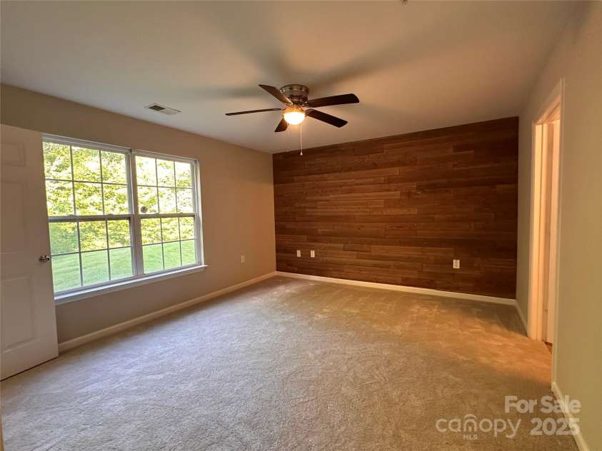 5236 HILLTOP Road, Jamestown, NC 27282.  MLS# CAR4279936, YatesRealty ID 34344. 