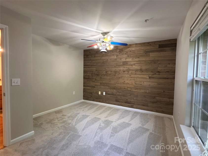 5236 HILLTOP Road, Jamestown, NC 27282.  MLS# CAR4279936, YatesRealty ID 34344. 