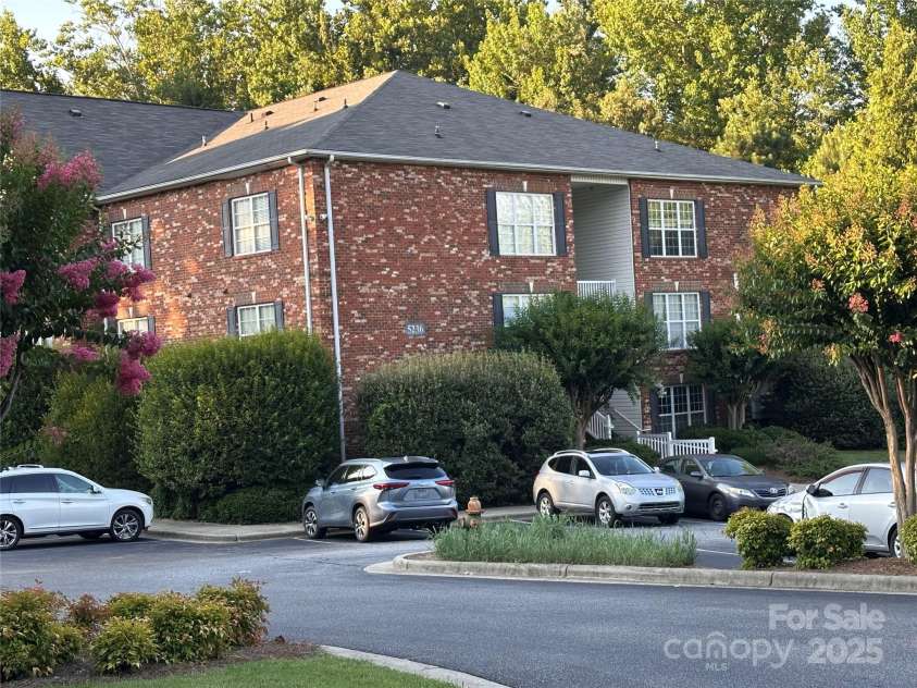 5236 HILLTOP Road, Jamestown, NC 27282.  MLS# CAR4279936, YatesRealty ID 34344. 