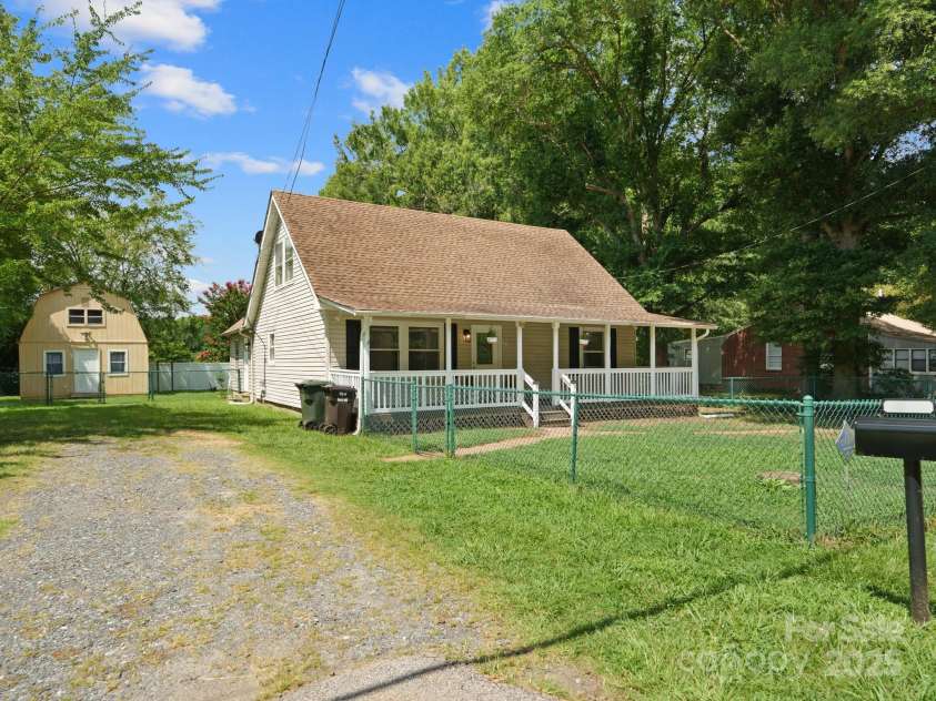 1021 Chandler Drive, Rock Hill, SC 29732.  MLS# CAR4280240, YatesRealty ID 34345. 