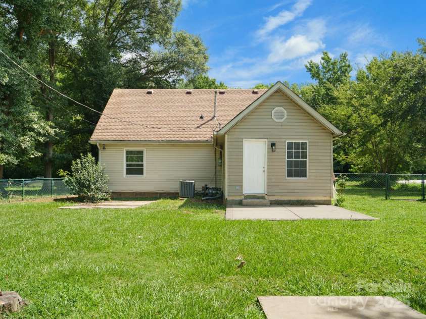 1021 Chandler Drive, Rock Hill, SC 29732.  MLS# CAR4280240, YatesRealty ID 34345. 