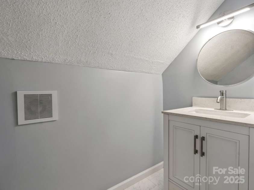 1021 Chandler Drive, Rock Hill, SC 29732.  MLS# CAR4280240, YatesRealty ID 34345. Second floor bathroom