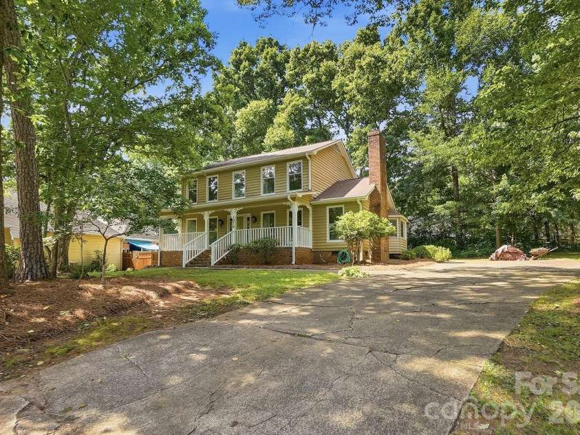 1070 Peachtree Lane, Fort Mill, SC 29715.  MLS# CAR4398064, YatesRealty ID 34345. 