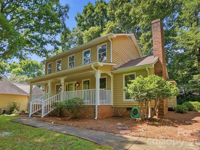 1070 Peachtree Lane, Fort Mill, SC 29715.  MLS# CAR4398064, YatesRealty ID 34345. 