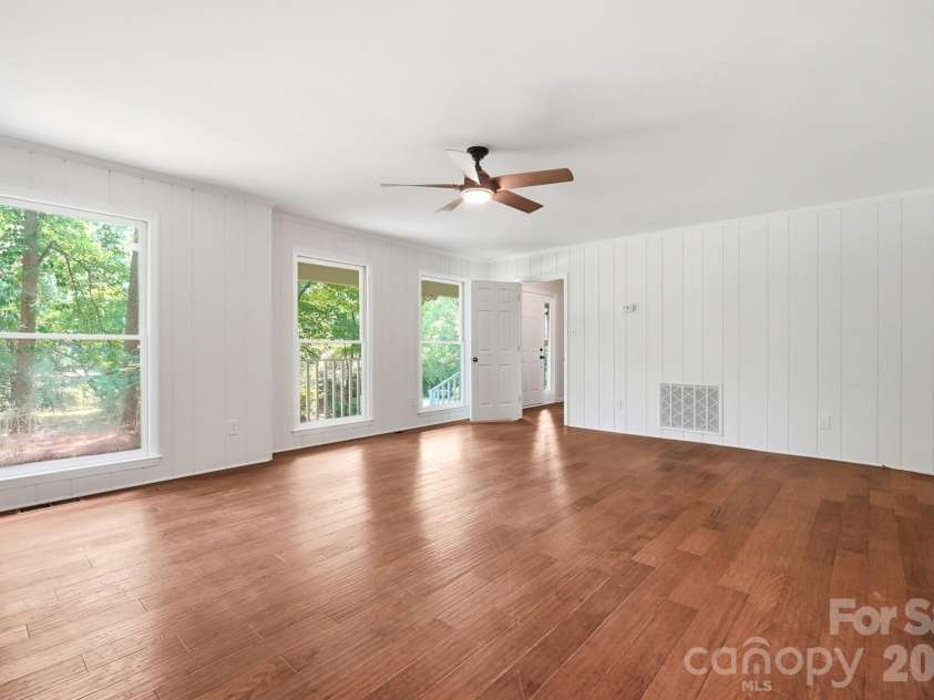 1070 Peachtree Lane, Fort Mill, SC 29715.  MLS# CAR4398064, YatesRealty ID 34345. 