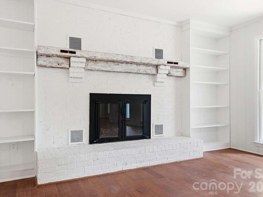 1070 Peachtree Lane, Fort Mill, SC 29715.  MLS# CAR4398064, YatesRealty ID 34345. 