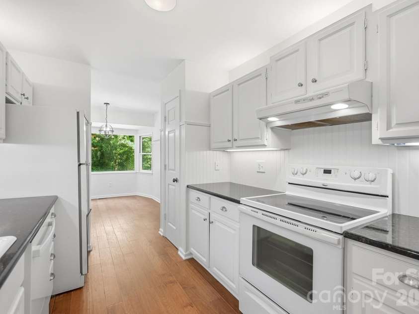 1070 Peachtree Lane, Fort Mill, SC 29715.  MLS# CAR4398064, YatesRealty ID 34345. 