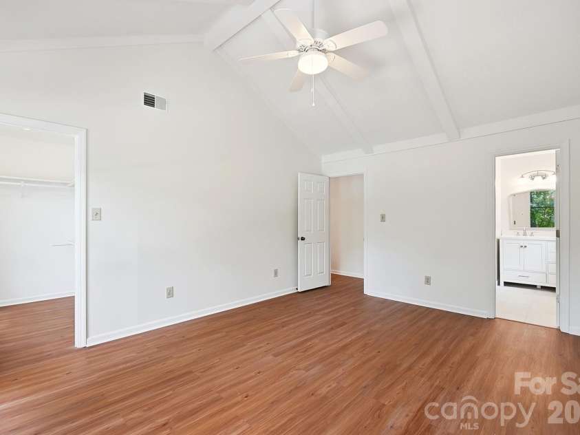 1070 Peachtree Lane, Fort Mill, SC 29715.  MLS# CAR4398064, YatesRealty ID 34345. 