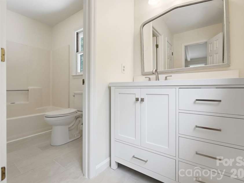 1070 Peachtree Lane, Fort Mill, SC 29715.  MLS# CAR4398064, YatesRealty ID 34345. 