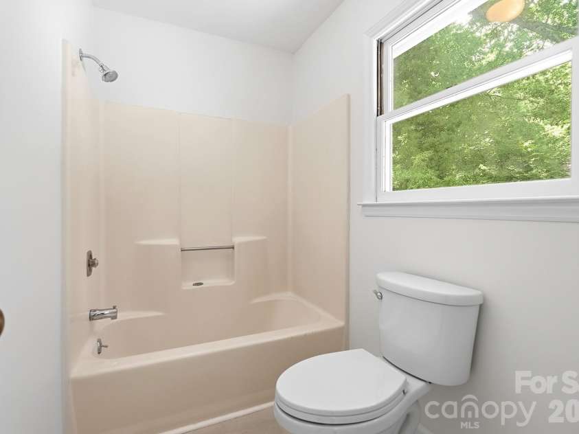 1070 Peachtree Lane, Fort Mill, SC 29715.  MLS# CAR4398064, YatesRealty ID 34345. 