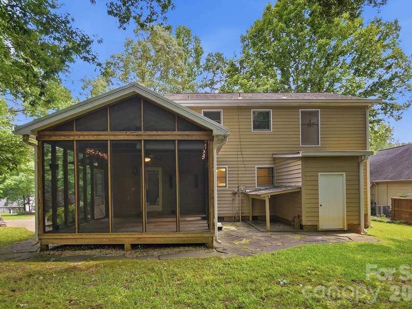1070 Peachtree Lane, Fort Mill, SC 29715.  MLS# CAR4398064, YatesRealty ID 34345. 