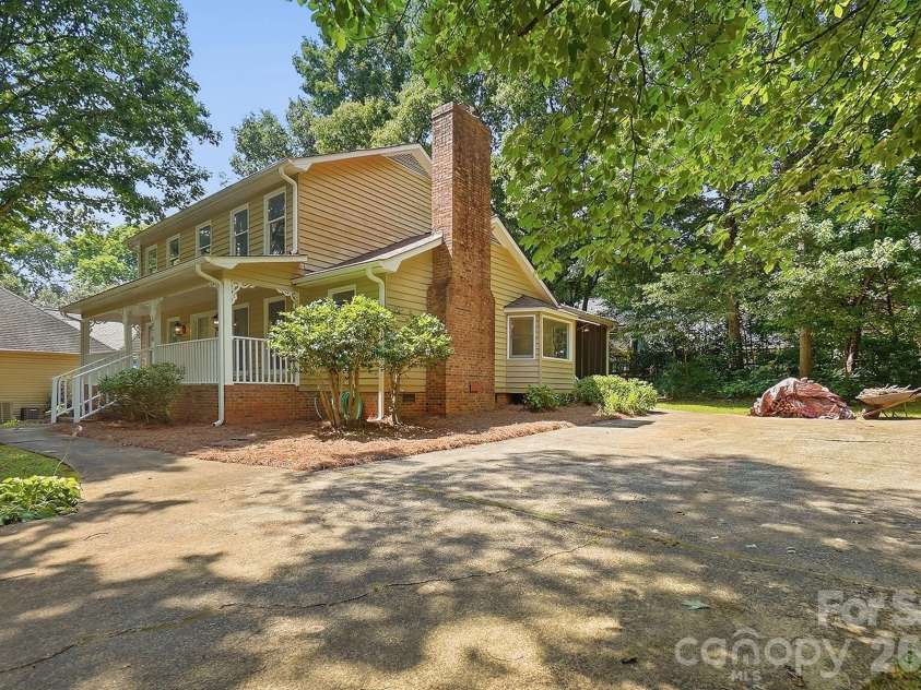 1070 Peachtree Lane, Fort Mill, SC 29715.  MLS# CAR4398064, YatesRealty ID 34345. 