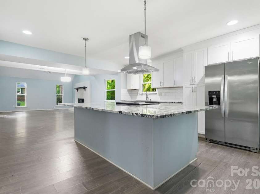 7401 Park Vista Circle, Charlotte, NC 28226.  MLS# CAR4397962, YatesRealty ID 34347. 