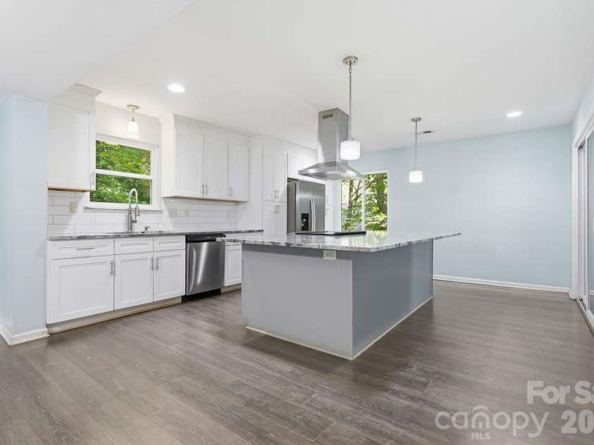 7401 Park Vista Circle, Charlotte, NC 28226.  MLS# CAR4397962, YatesRealty ID 34347. 