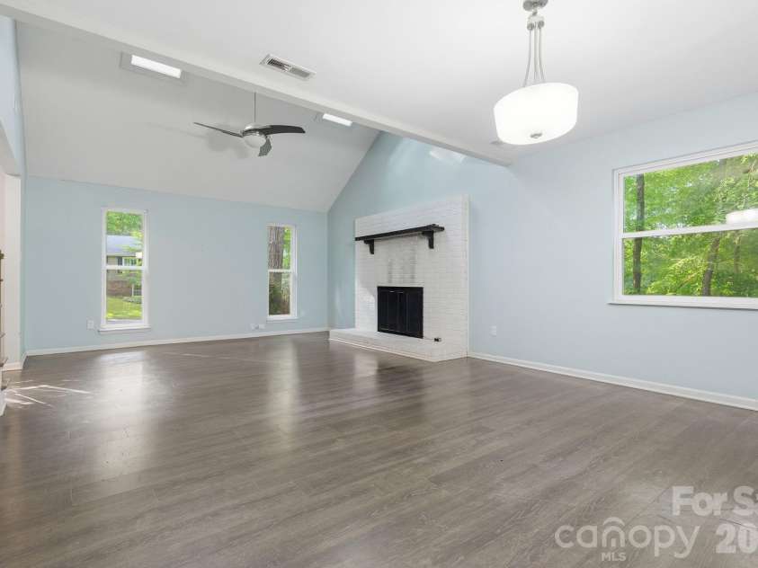 7401 Park Vista Circle, Charlotte, NC 28226.  MLS# CAR4397962, YatesRealty ID 34347. 