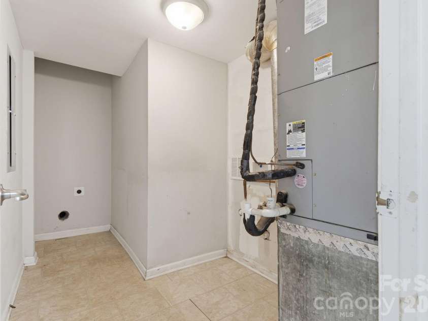 7401 Park Vista Circle, Charlotte, NC 28226.  MLS# CAR4397962, YatesRealty ID 34347. 