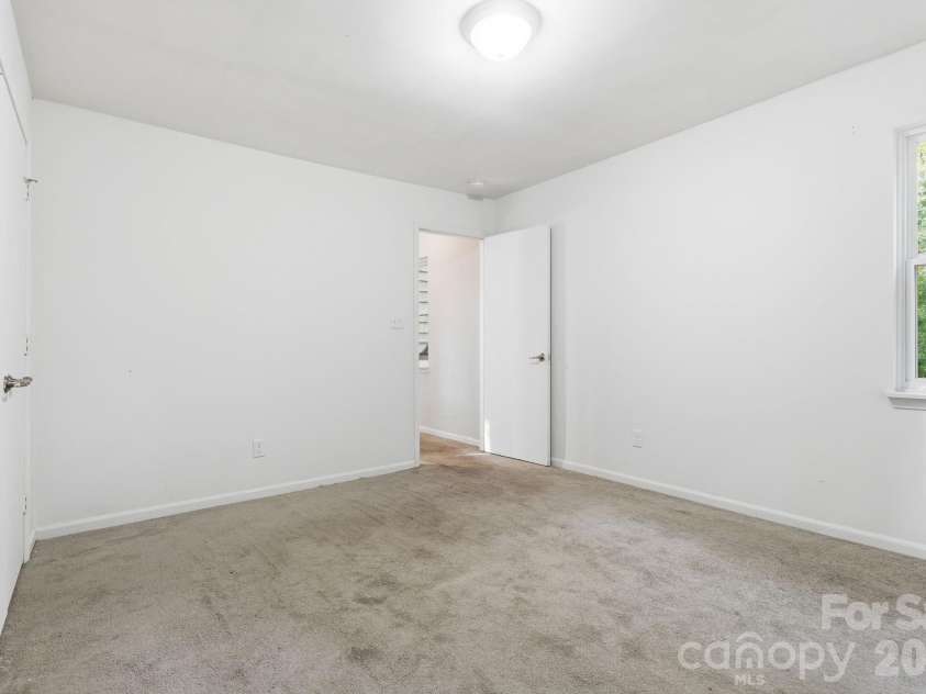 7401 Park Vista Circle, Charlotte, NC 28226.  MLS# CAR4397962, YatesRealty ID 34347. 