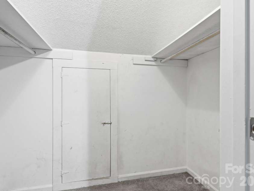 7401 Park Vista Circle, Charlotte, NC 28226.  MLS# CAR4397962, YatesRealty ID 34347. 