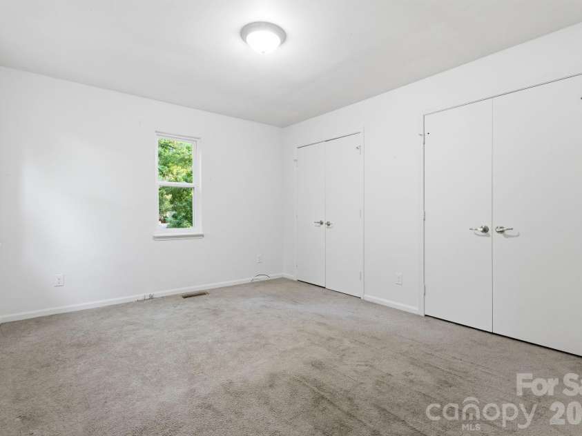 7401 Park Vista Circle, Charlotte, NC 28226.  MLS# CAR4397962, YatesRealty ID 34347. 