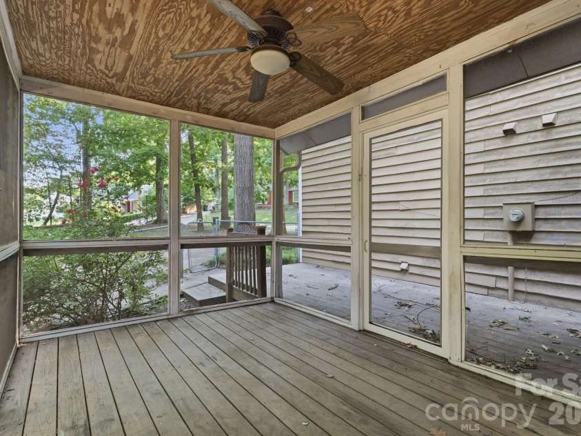 7401 Park Vista Circle, Charlotte, NC 28226.  MLS# CAR4397962, YatesRealty ID 34347. 