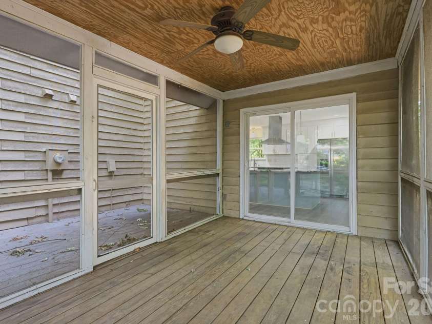 7401 Park Vista Circle, Charlotte, NC 28226.  MLS# CAR4397962, YatesRealty ID 34347. 