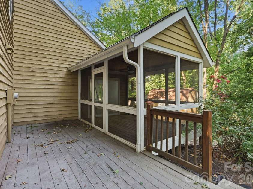 7401 Park Vista Circle, Charlotte, NC 28226.  MLS# CAR4397962, YatesRealty ID 34347. 